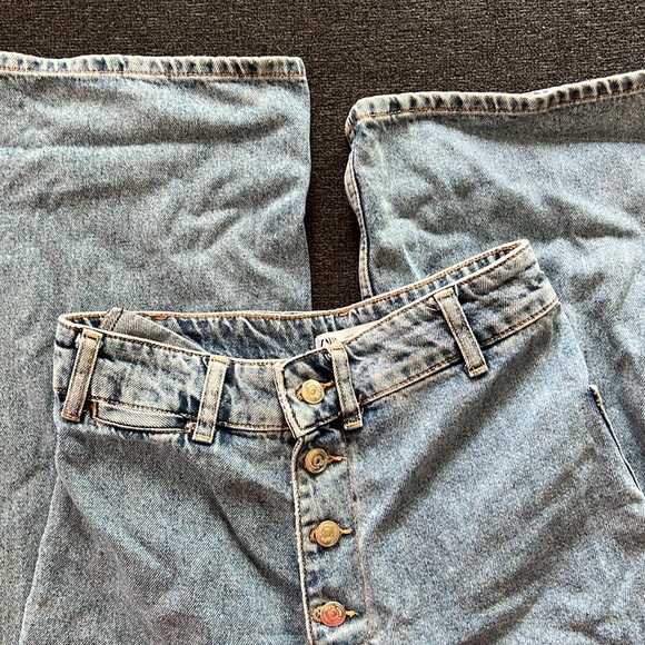 Wide legged Zara jeans - Picture 2 of 5
